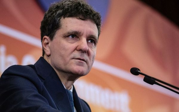 Român din Germania, anchetat pentru amenințări cu moartea lui Nicușor Dan