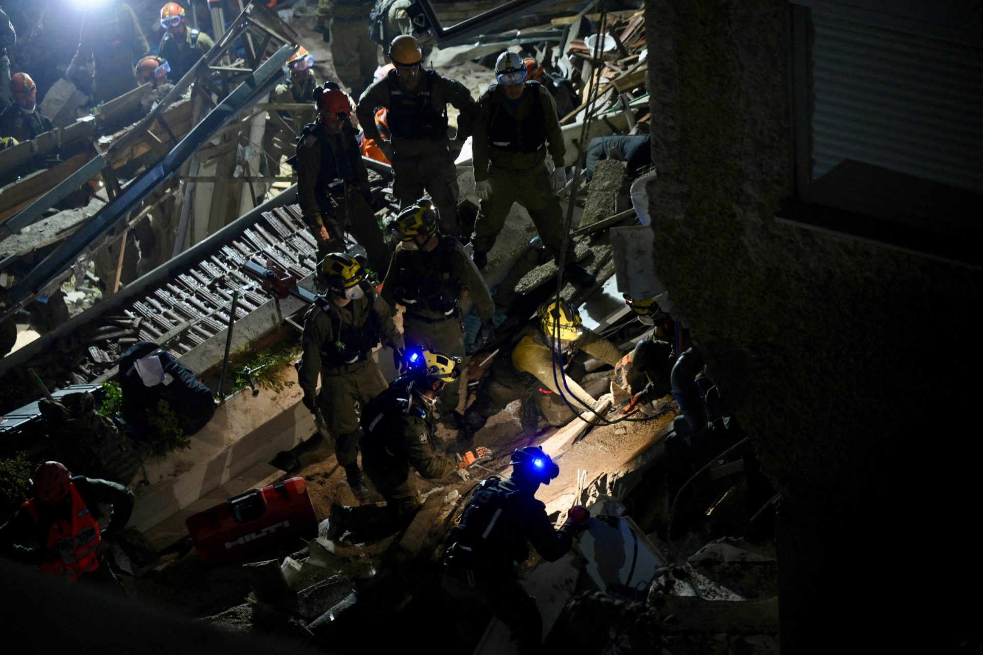 Cel puțin 25 de persoane au murit luni, după ce Statele Unite și Israel au lansat atacuri împotriva Iranului, conform informațiilor furnizate de presa de stat iraniană, citată de Sky News