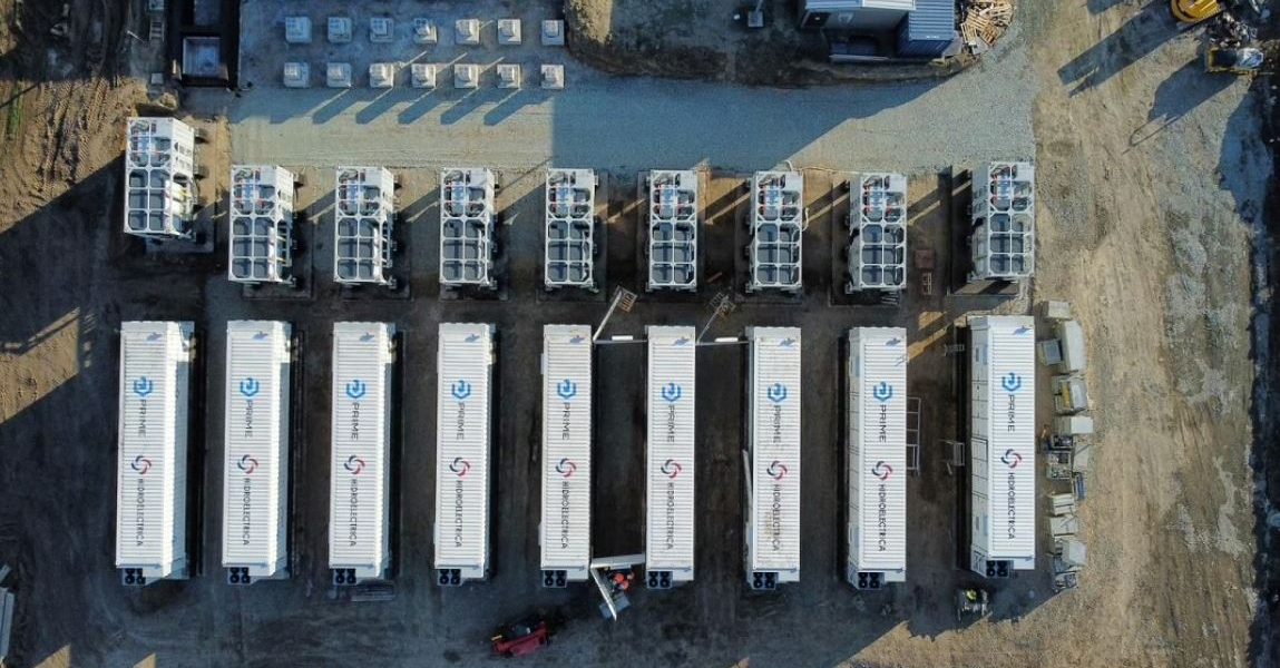 Hidroelectrica explodează: Baterii de stocare de 2.000 MWh, prima gata în câteva luni