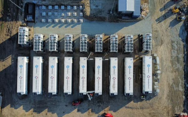 Hidroelectrica explodează: Baterii de stocare de 2.000 MWh, prima gata în câteva luni