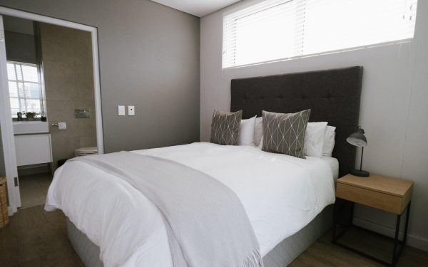 U.E. elimină un element obișnuit din hoteluri. Ce dispare din camere