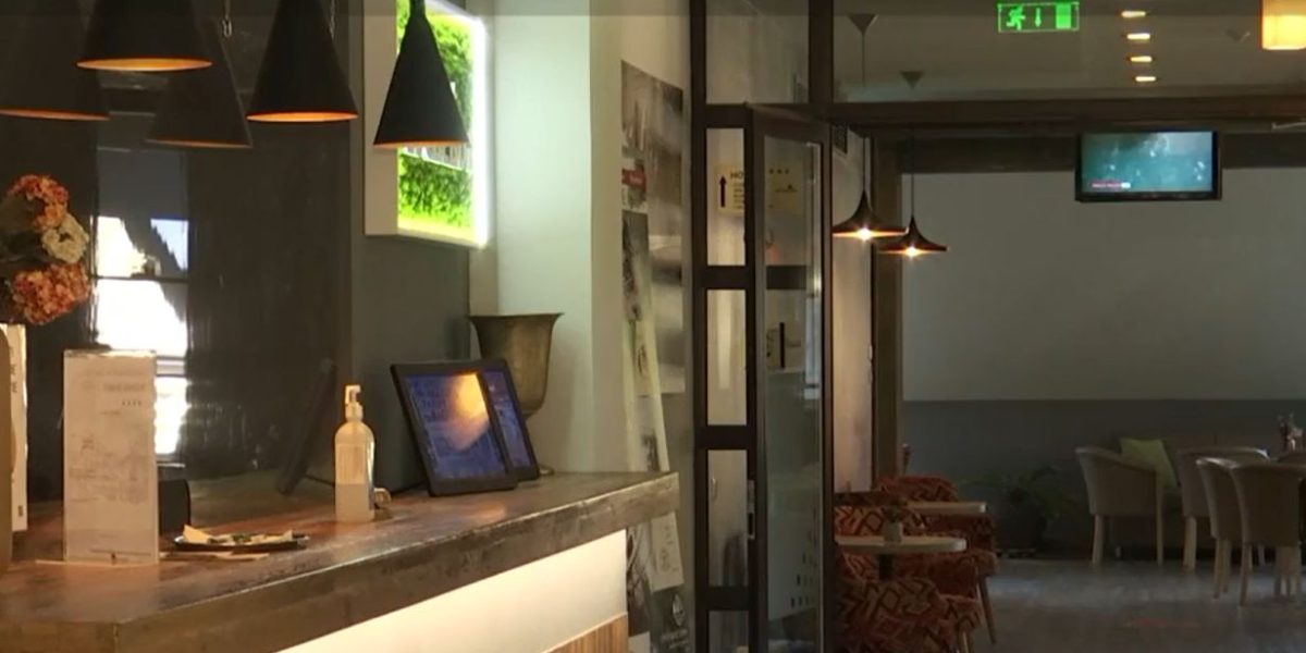 Stațiunile, pustiite de Paște: Hotelierii, disperați, anulează rezervări în lanț