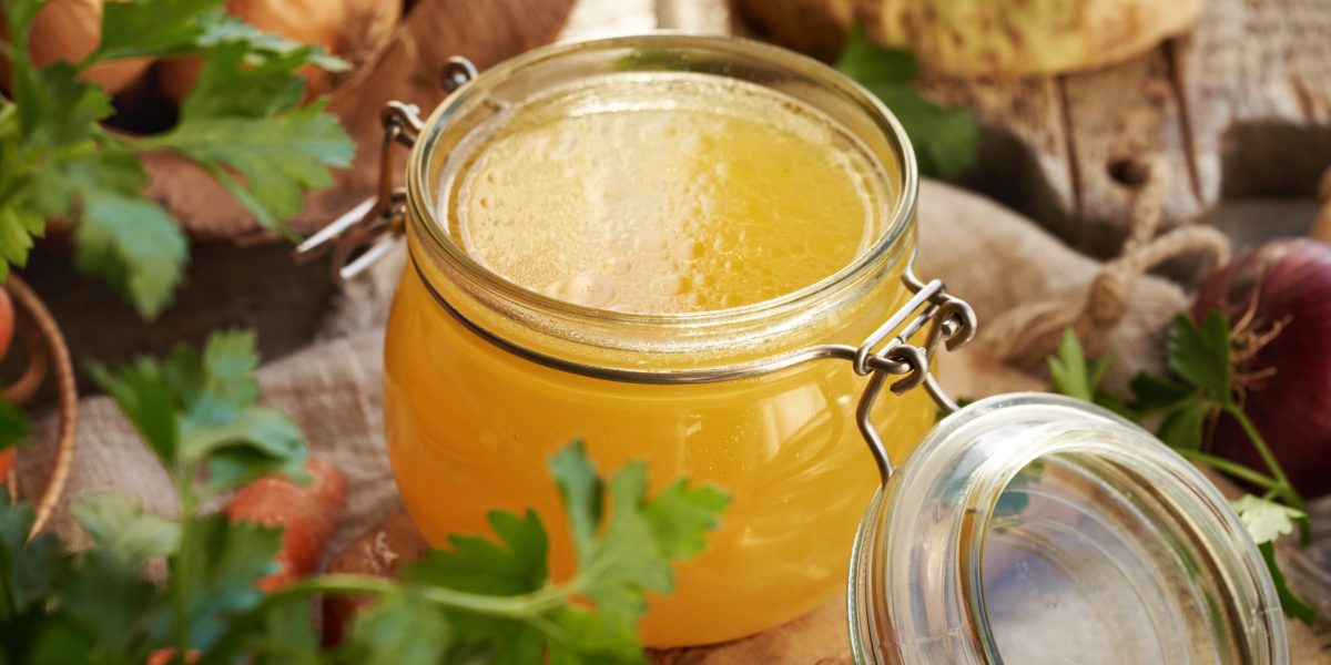 Supe și ciorbe din toată lumea: de ce toate culturile au zeamă caldă?