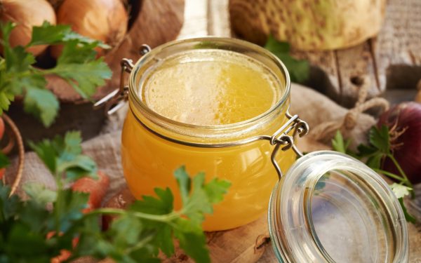 Supe și ciorbe din toată lumea: de ce toate culturile au zeamă caldă?