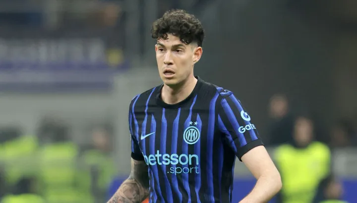 Inter Milan are șansa de a-și consolida poziția în fruntea serie A în acest weekend, când echipa pregătită de Cristian Chivu va primi vizita celor de la AS Roma într-un meci extrem de important pentru cursa la titlu