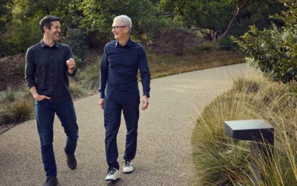 Cine a dus Apple la 4.000 de miliarde $? CEO-ul pleacă!