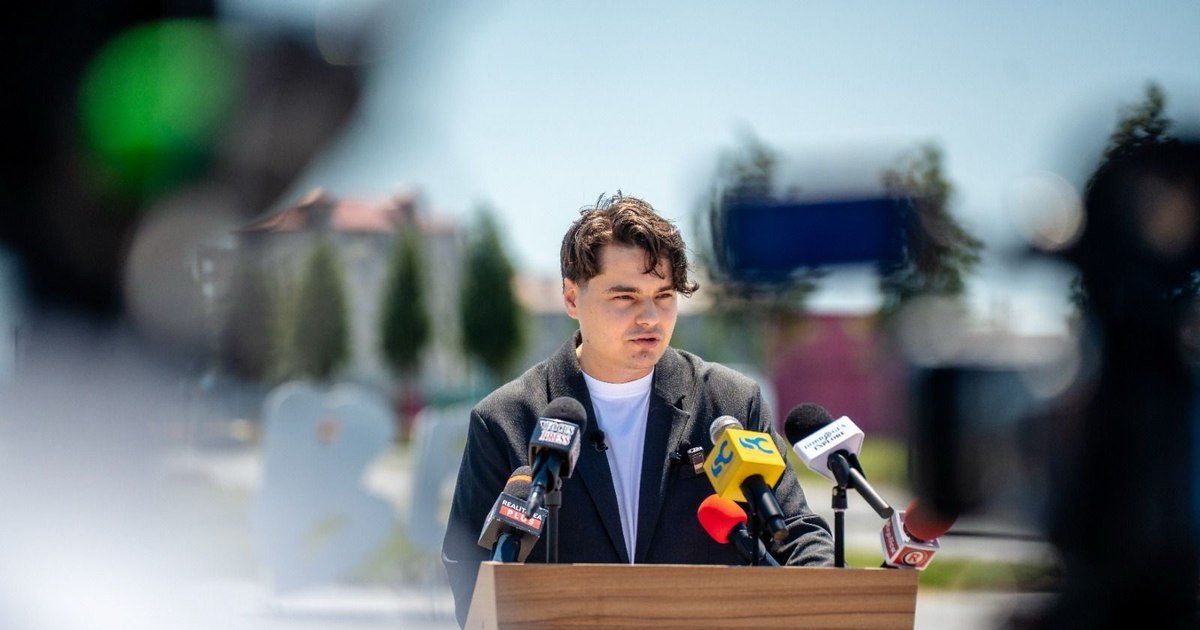 Andrei Șelaru, cunoscut în mediul online ca Selly, a stârnit o adevărată agitație printre fanii festivalului Nibiru