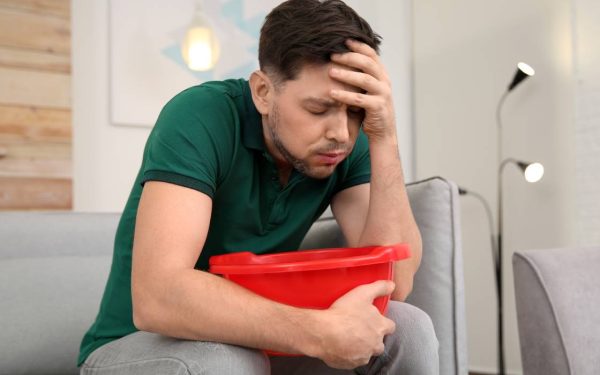 Cum recunoști indigestia de Paște: Semnalele ce cer imediat ajutor medical