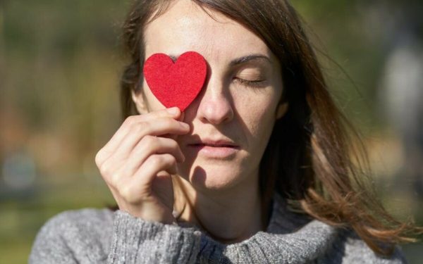 Obiceiuri SIMPLE care TE feresc de infarct. INIMĂ sănătoasă, viață lungă!