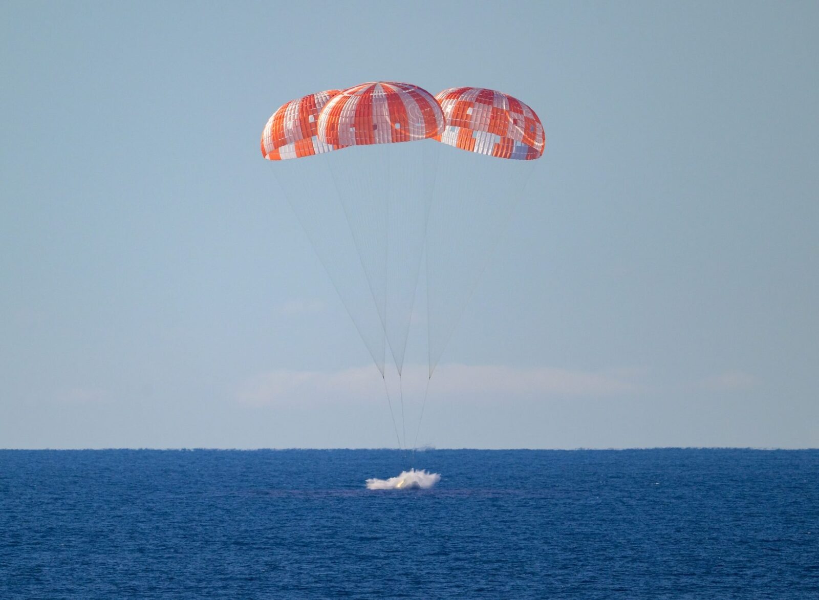 Integrity, asolvare EPICĂ în Pacificul vast: NASA, victorie curată