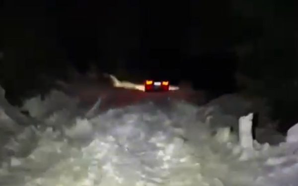 Blocați în noaptea de Înviere pe munte: Un tată și fiul, prinși de zăpadă