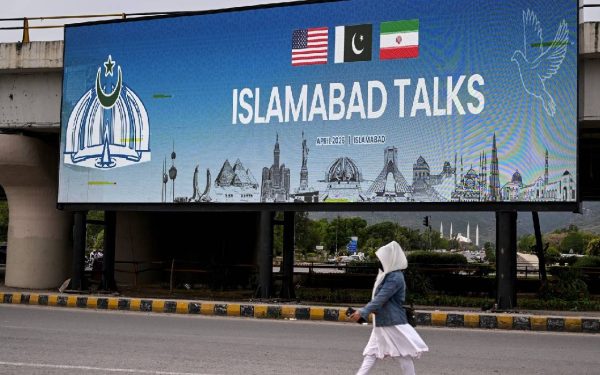 Război în Iran: negocieri SUA-Iran fragile, o singură navă în Strâmtoarea Ormuz