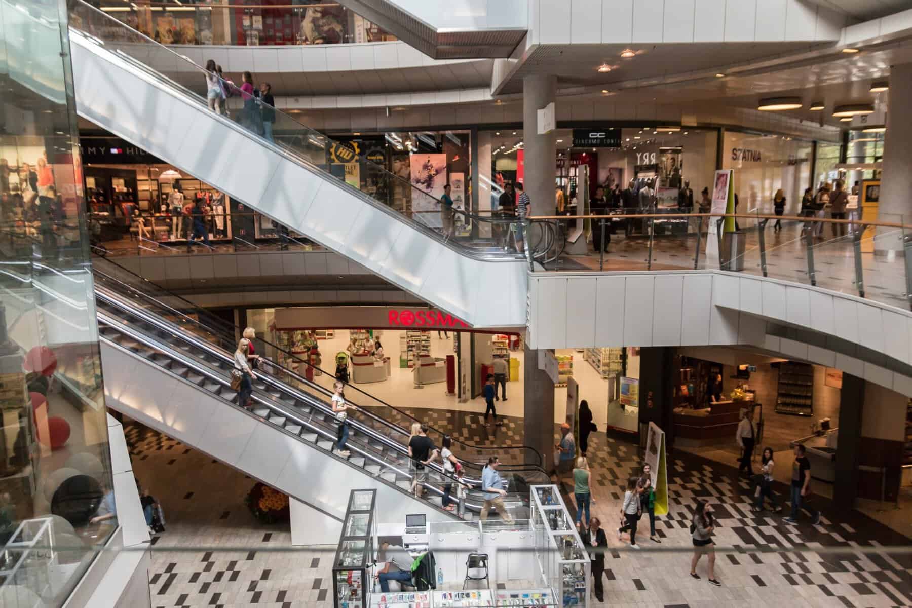 Cifra de Afaceri din Comerțul cu Amănuntul, în Scădere în Februarie Comerțul cu amănuntul din România a înregistrat o evoluție mixtă în luna februarie, conform datelor preliminare