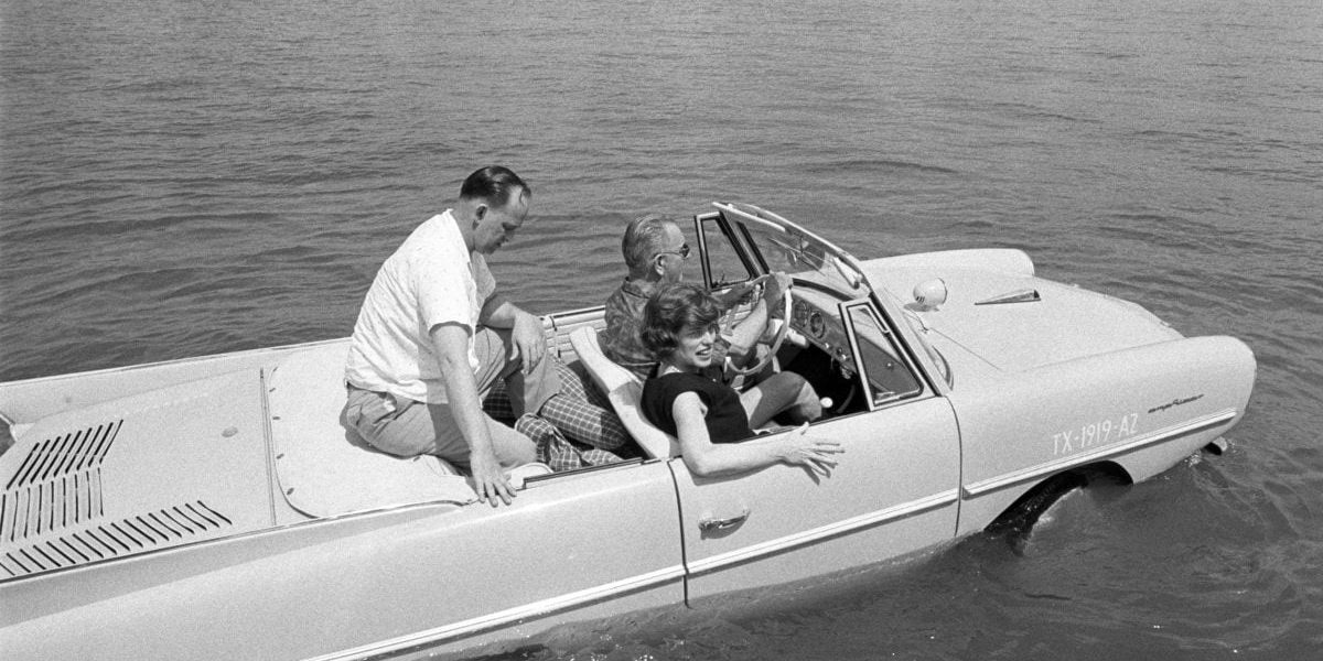 Mașina cu WC, visul din 1949: Cele mai ciudate invenții auto din istorie