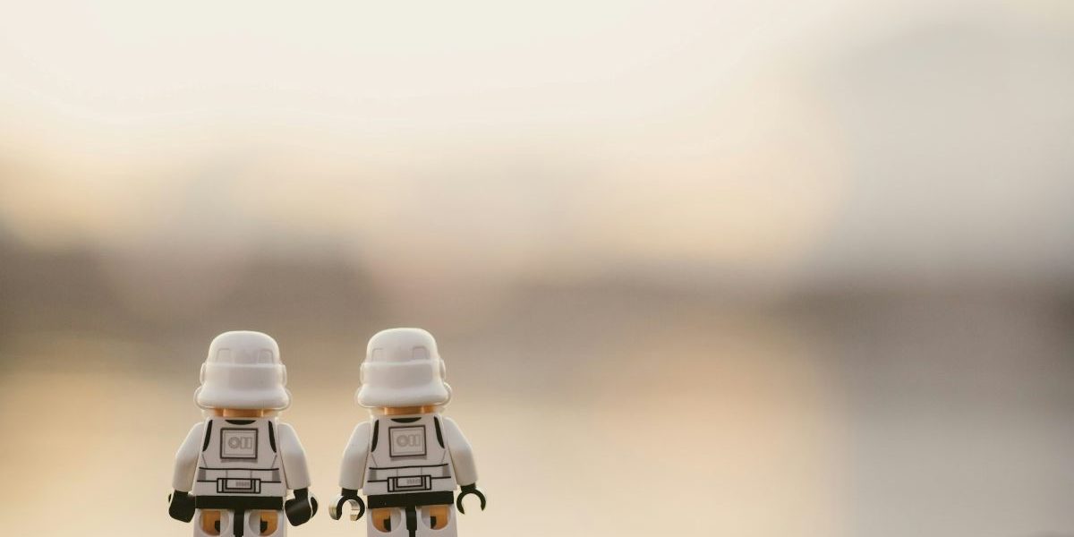 Propagandă IRANIANĂ cu LEGO: AI generează clipuri virale pentru sute de milioane