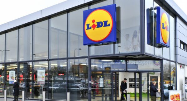 Lidl, atac la giganții telecom: intră pe piața mobilă din România