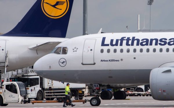 Grevă Lufthansa: Românii, blocați să ajungă acasă de Paște din Germania