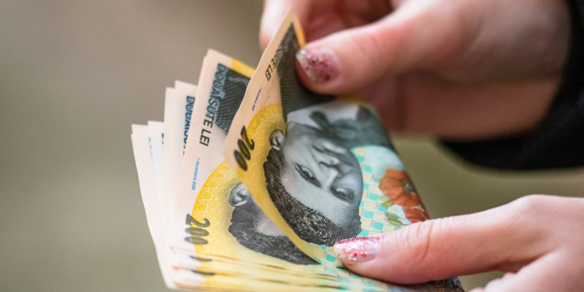 Salarii mai mari, fericire zero. Tinerii nu se simt bogați: De ce?