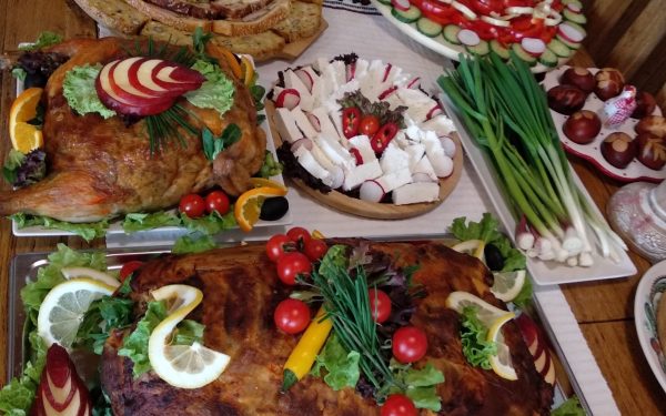 Sfaturi de la medici: Cum să te bucuri de sărbători fără excese alimentare