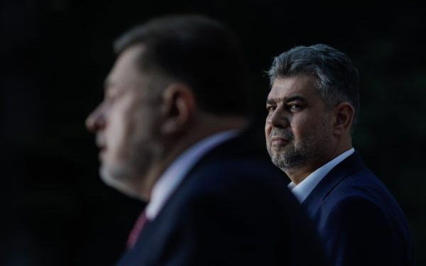 Ciolacu: Guvernul a tras de timp în scandalul Pfizer. Rafila a primit vaccin, ca UE