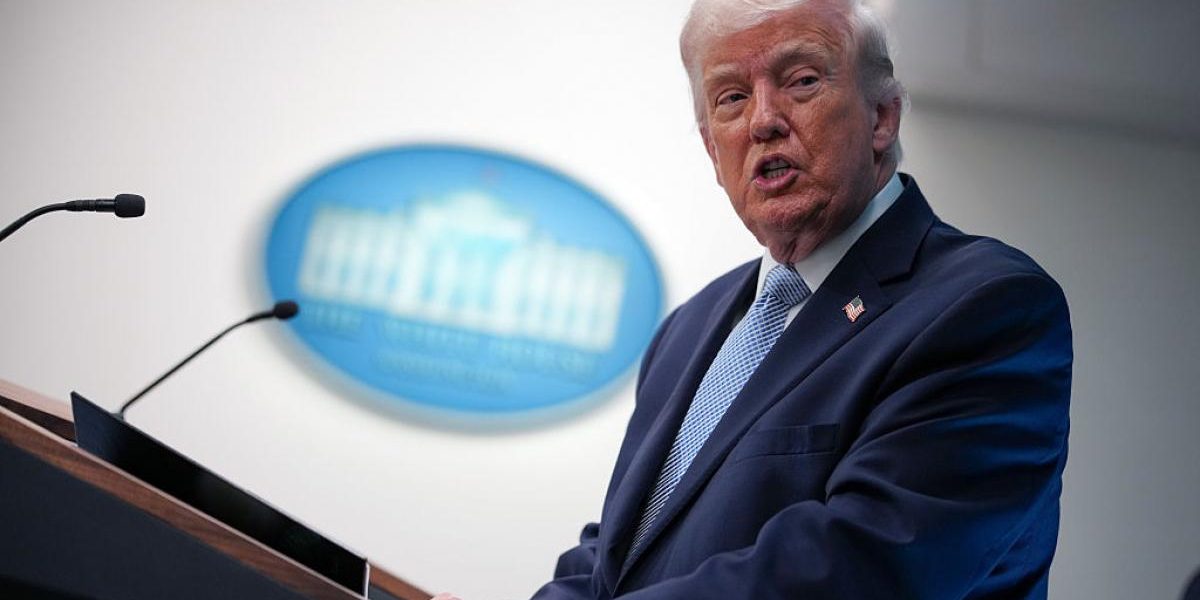 Mister total: Savanți americani dispăruți, Trump cere FBI-ului explicații