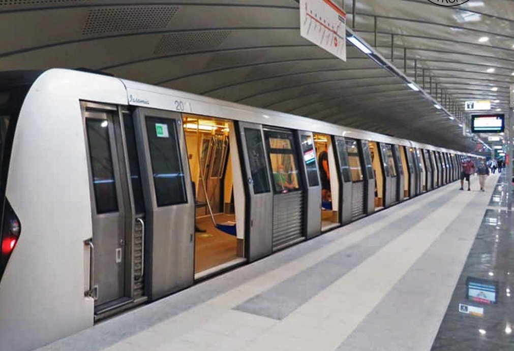 Traficul metroului de la Piața Unirii, afectat temporar după un incident medical în tren Metroul de la Piața Unirii a fost oprit temporar marți după-amiază, în timp ce o persoană a suferit un incident medical în trenul de pe linia 2, sens Eroilor