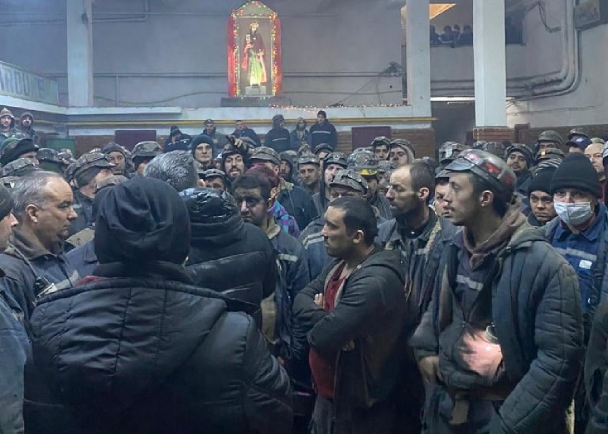 Minerii din Vulcan, Lupeni și Livezeni, protest spontan