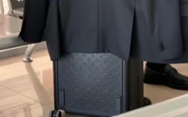 Ministrul Florin Barbu, cu geamantan Vuitton de 5.000 de euro: „Nu ştiu preţul”