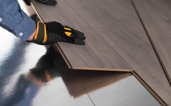 Se poate pune parchet nou peste cel vechi? Ghid practic pentru succes