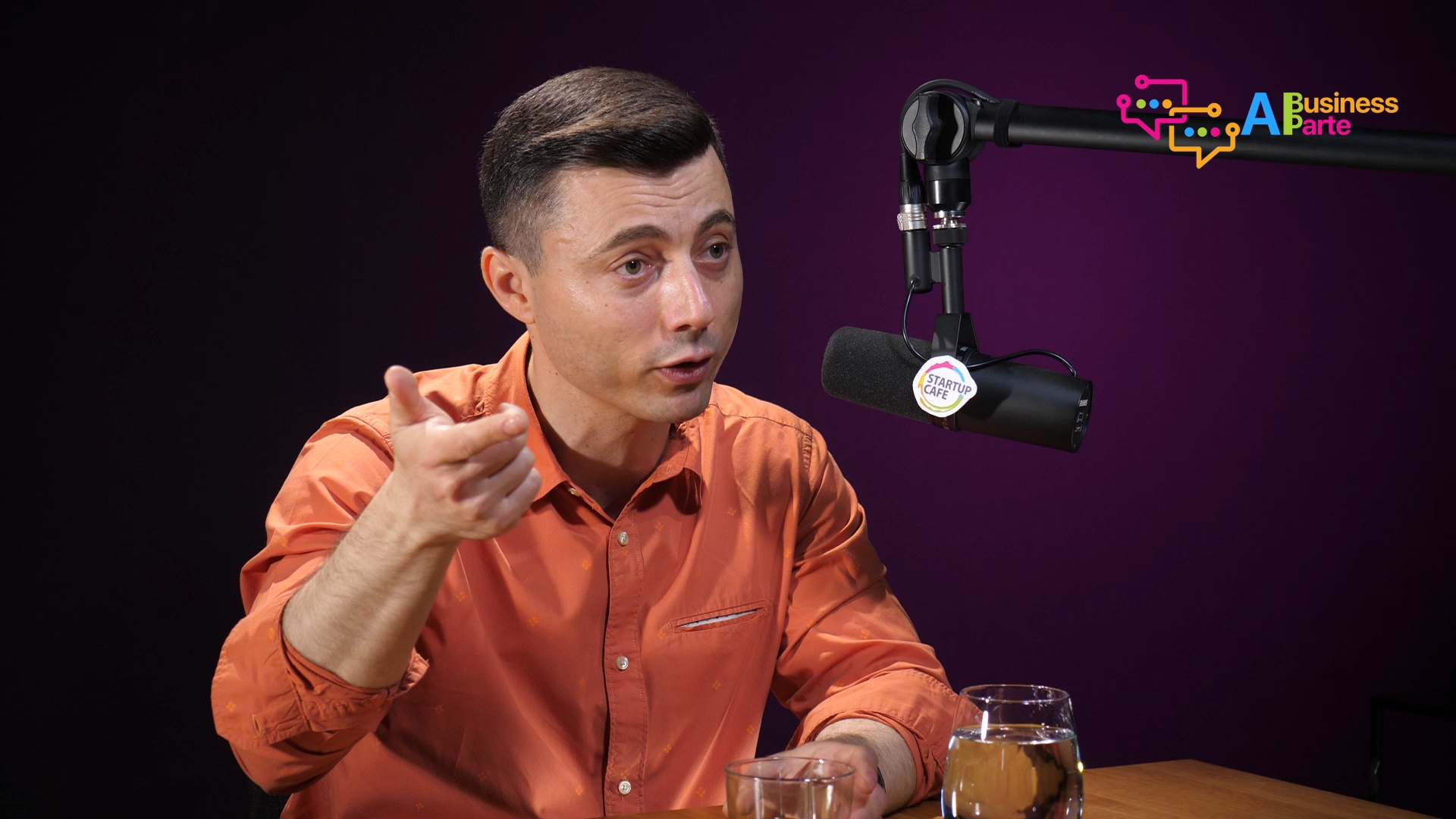 Companiile de miliarde de dolari subestimează potențialul inteligenței artificiale, consideră Cristi Movilă, fondatorul OptiComm.AI