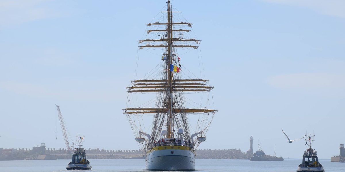 Mircea, în marș internațional: Nava-școală părăsește Constanța pentru 5 luni