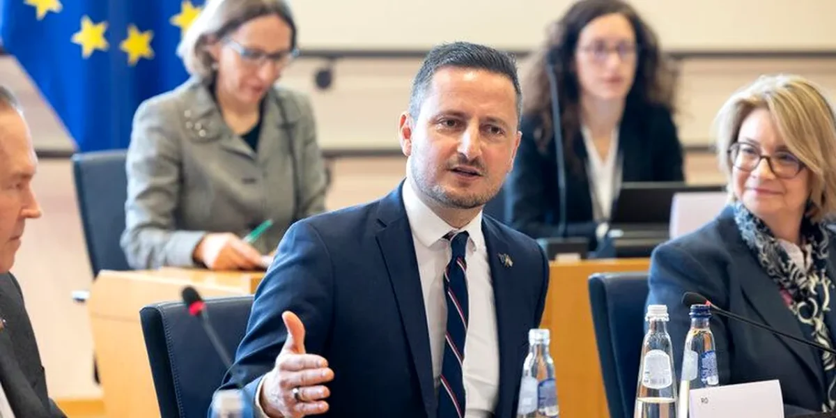 Europarlamentar ROMÂN, atac DUR la clasa politică: „România trebuie rasă”