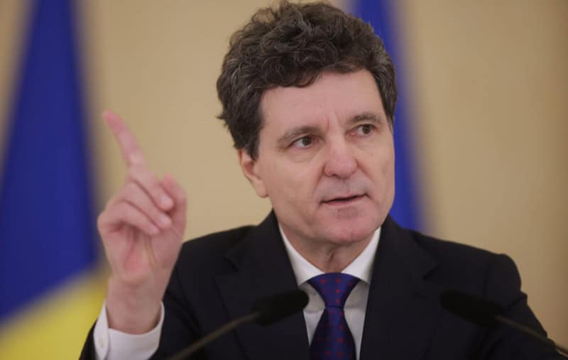 Președintele Dan, la răspântie: Bolojan în pericol? Guvern minoritar, pe masă