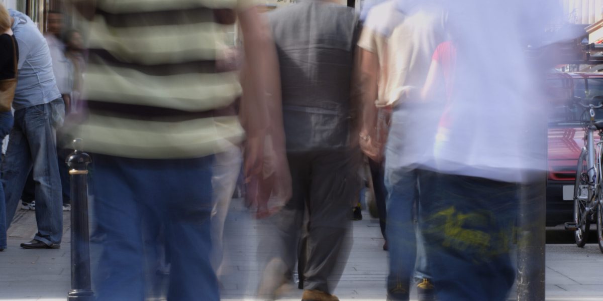 Românii, prudenți față de SUA: Teama de Iran lovește economia