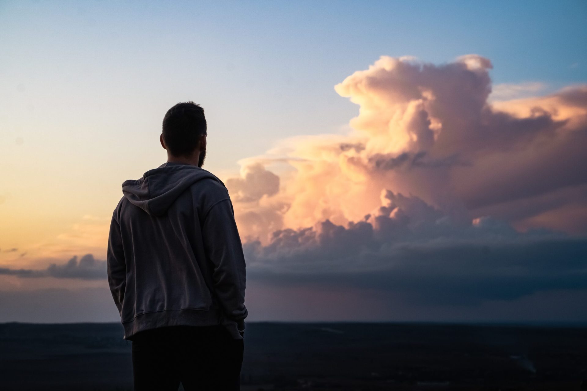 Ce secrete ascund oamenii singuri? Știința dezvăluie totul!