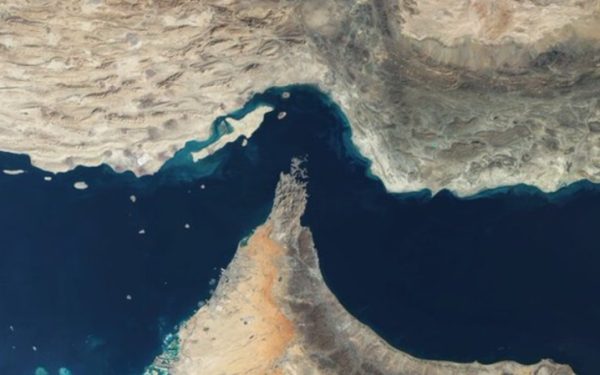 Iranul blochează STRÂMTOAREA Ormuz, după ce îl acuză pe DONALD Trump de încălcarea armistițiului