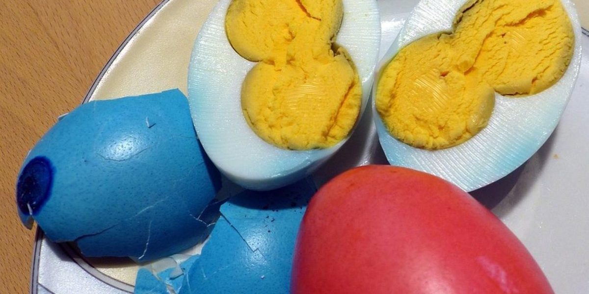 Ce ascund ouăle cu două gălbenușuri? Sunt ele mai sănătoase?