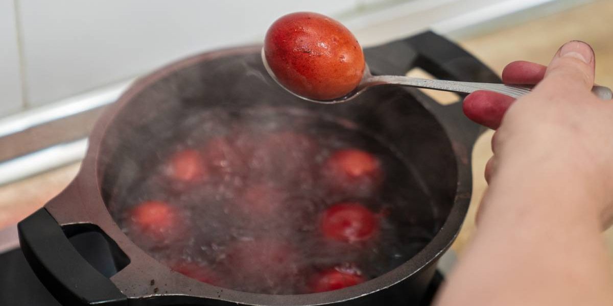 Atenție! Semnele indigestiei de la ouăle de Paște: Senzația de „piatră”