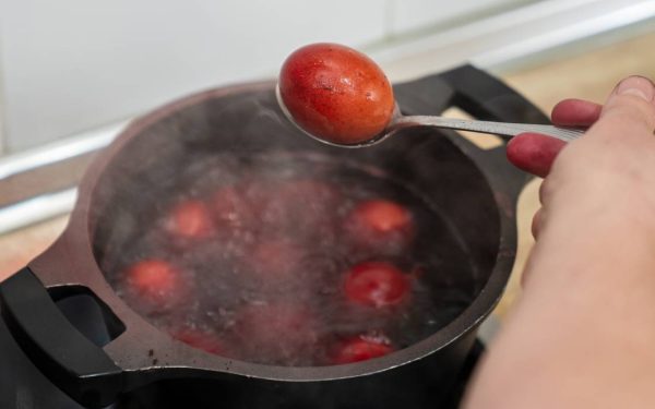 Atenție! Semnele indigestiei de la ouăle de Paște: Senzația de „piatră”