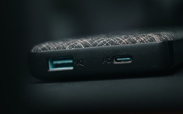 Japonia interzice bateriile portabile în avioane din 24 aprilie