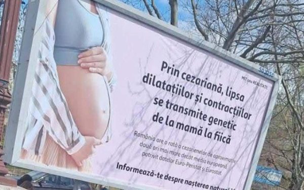 Panourile anti-cezariană în București, criticate de Colegiul Medicilor