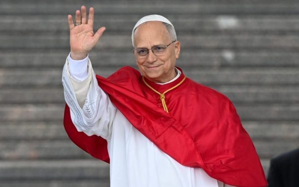 Leon XIV în Algeria: Trump la atac, atentate sinucigașe pe fundal