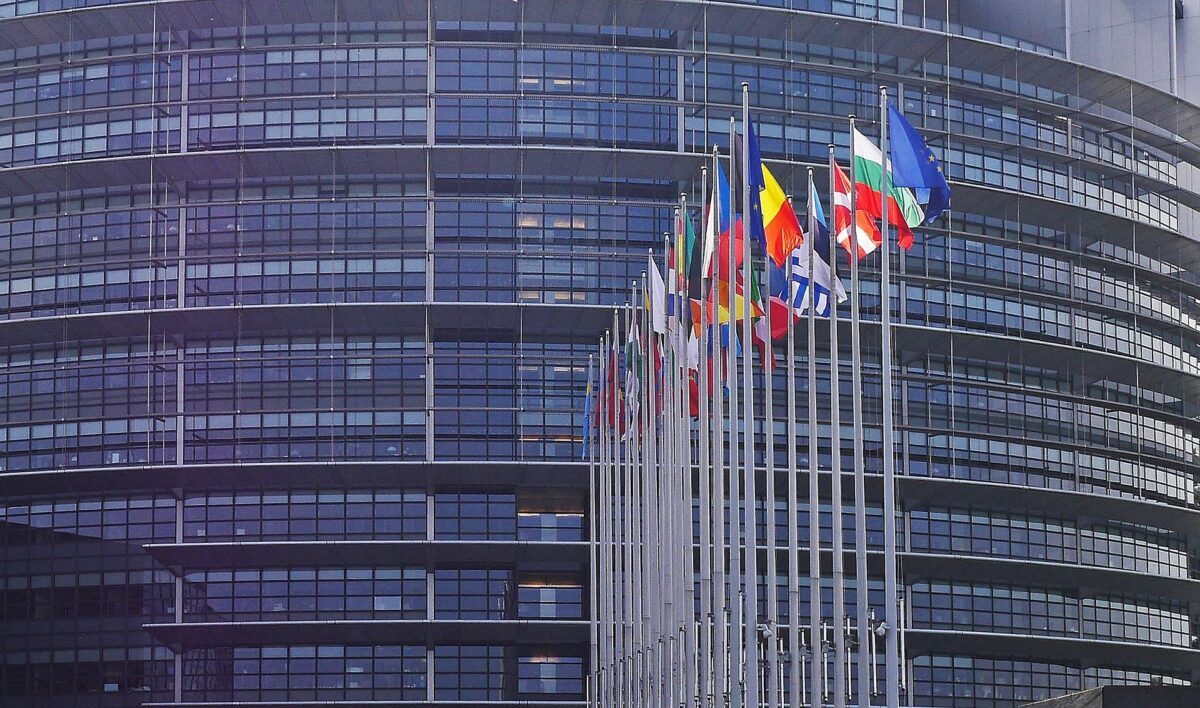 UE lovește importurile de oțel: Tarife duble și cote mai mici pentru protecție