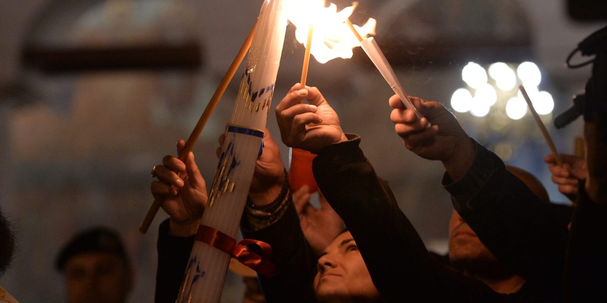 De ce NU s-a aprins Lumina Sfântă la Mormântul Sfânt? Misterul creștinătății