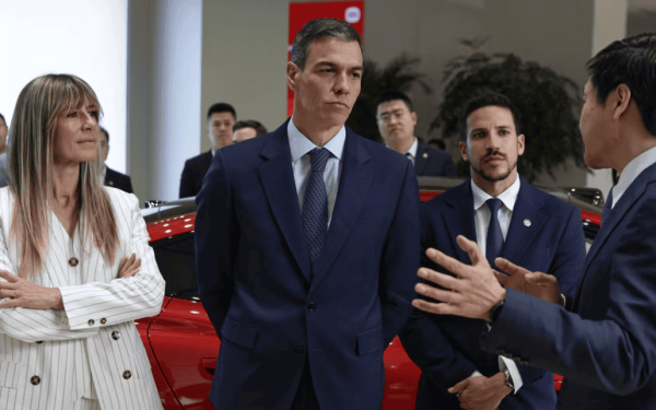 Sanchez, la Beijing: Apel pentru corectarea dezechilibrului comercial UE-China