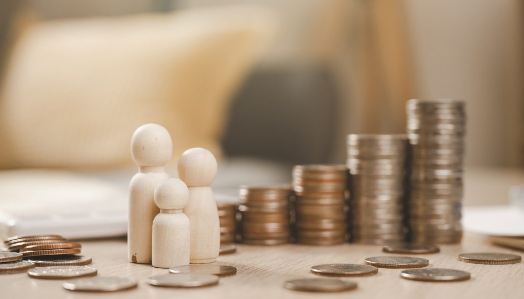 Diaspora, mai bogați: Cum își valorifică românii munca din străinătate