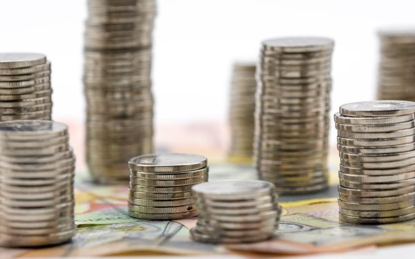 Pensii mai MARI din 2026: Cât va primi în plus fiecare pensionar, unde beneficiază