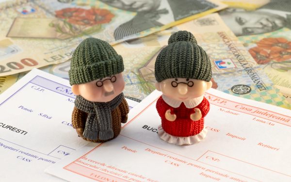 Beneficiu social de 1.281 lei lunar pentru pensionari în România