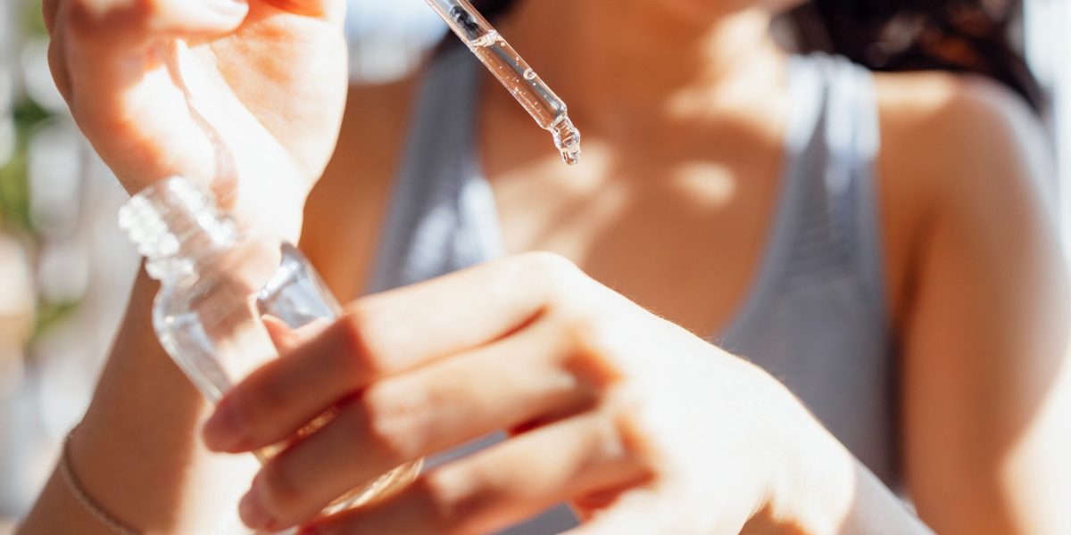 Peptidele, „elixirul” tinereții? Promisiuni mărețe, dar și pericole ascunse