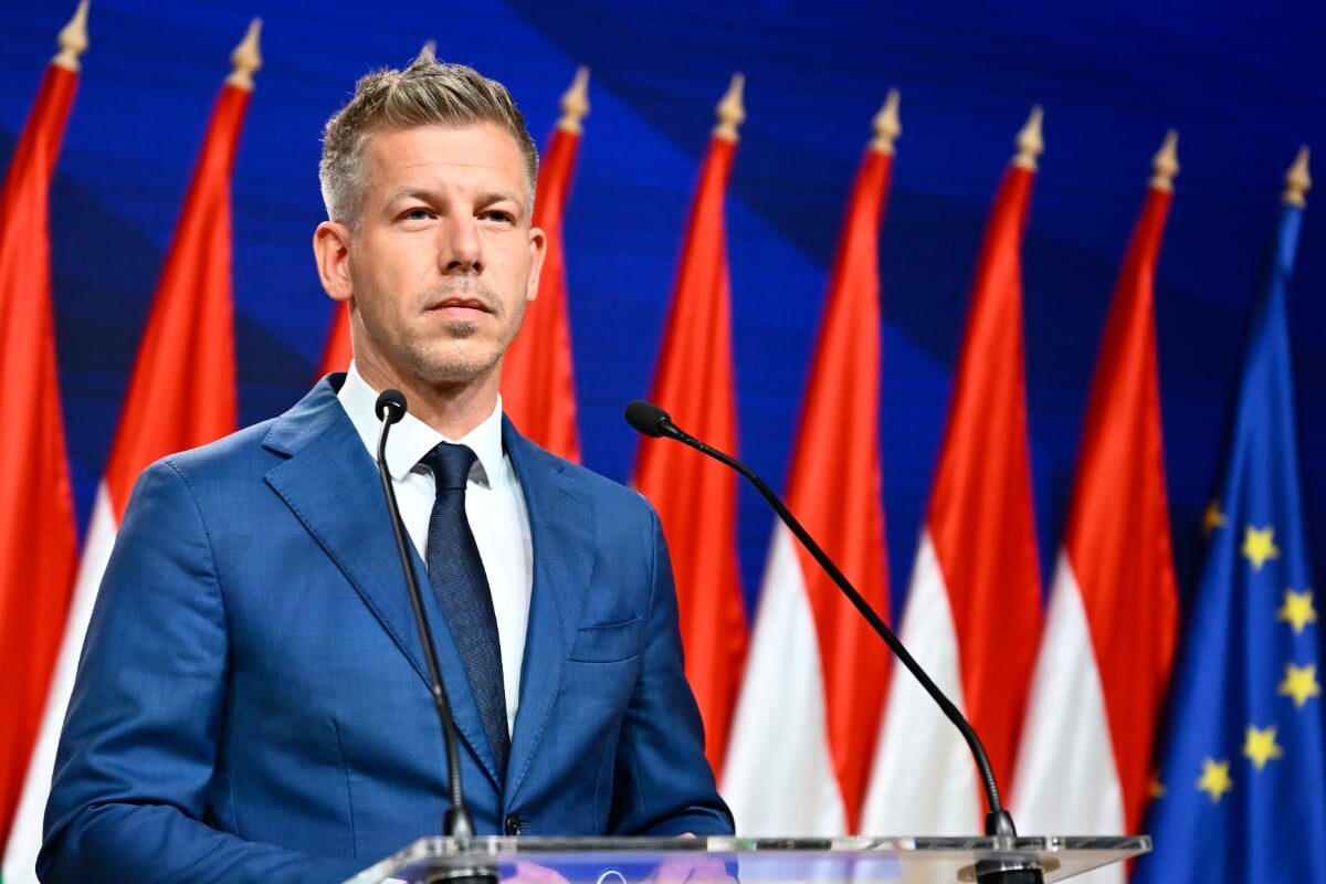 Magyar, asul de la Budapesta: Cum l-a învins pe Orban cu imaginea de familist
